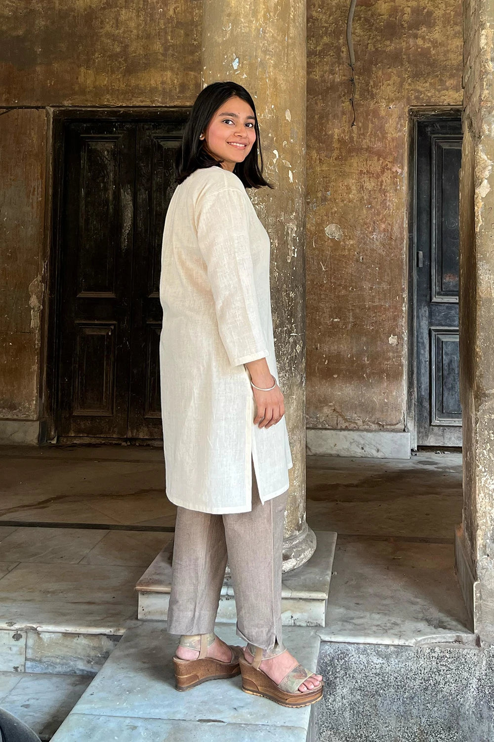 Kala Cotton V-Neck Straight Fit Kurta