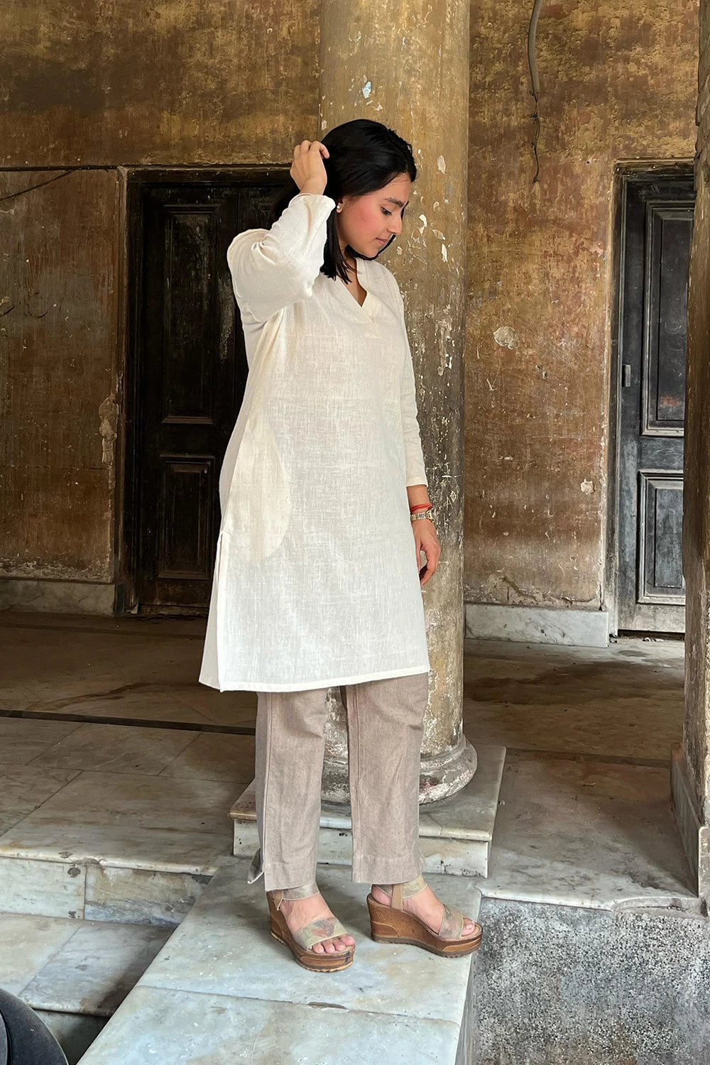 Kala Cotton V-Neck Straight Fit Kurta